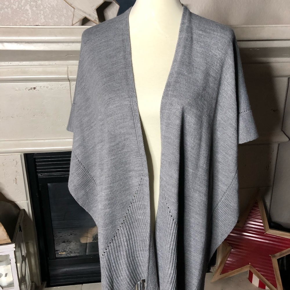 Ann Taylor gray shawl. Brand new!